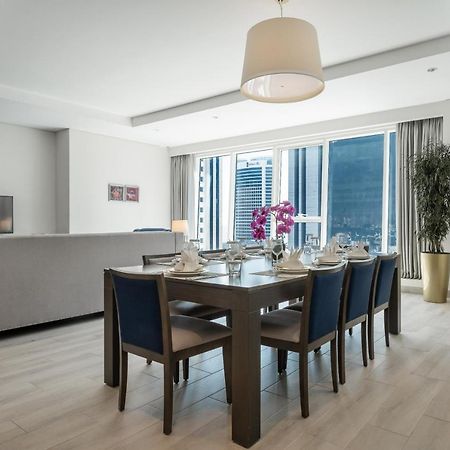 Centara West Bay Hotel & Residences Доха Екстериор снимка A dining room at the Ritz-Carlton, DIFC
