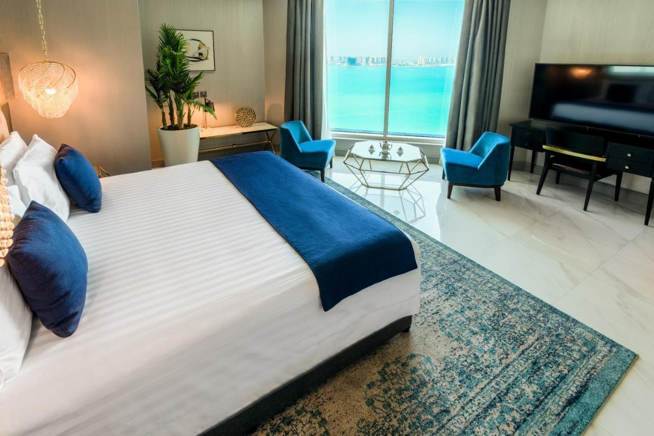 Centara West Bay Hotel & Residences Доха Екстериор снимка Deluxe Room