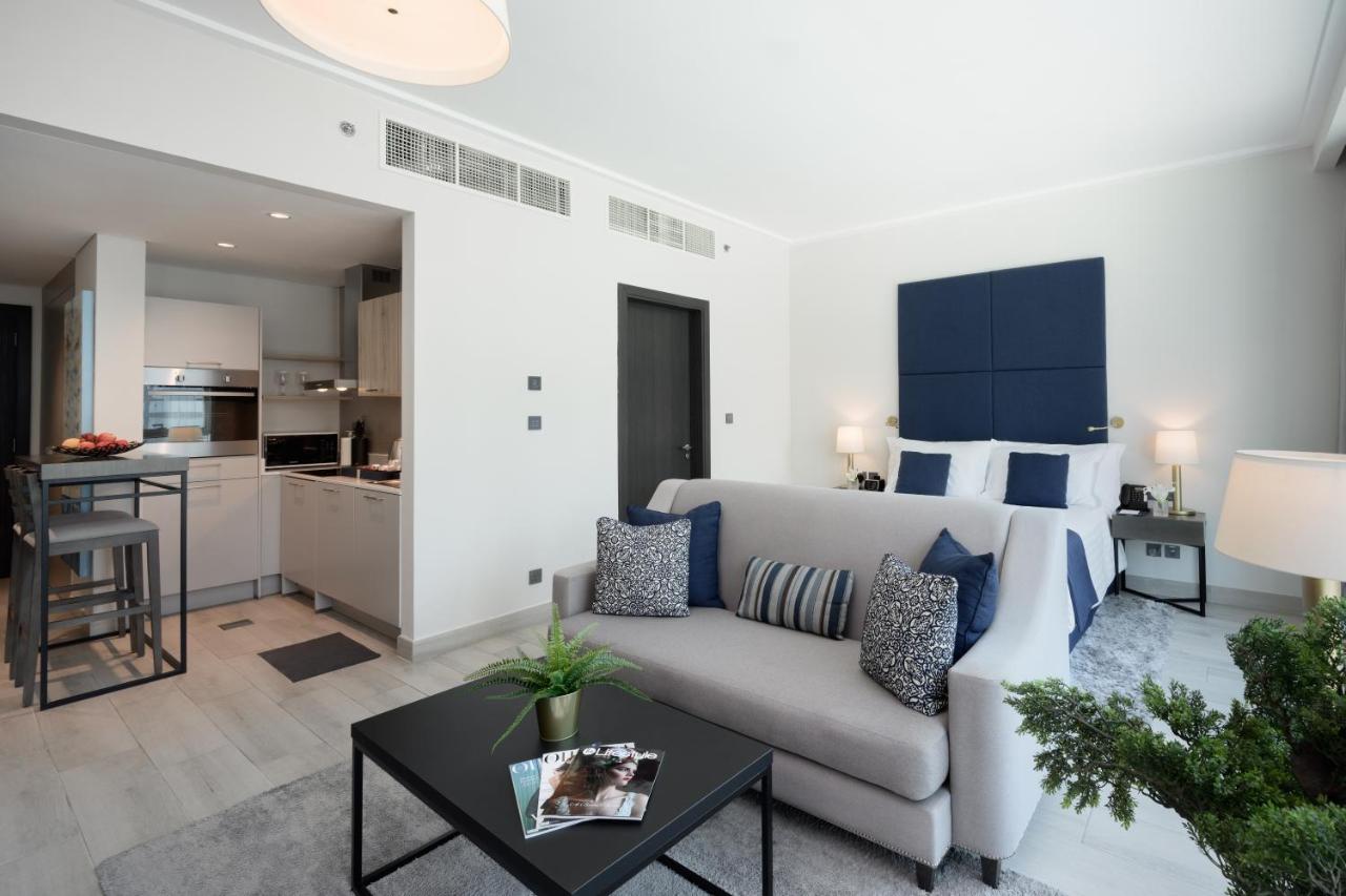 Centara West Bay Hotel & Residences Доха Екстериор снимка A typical studio apartment