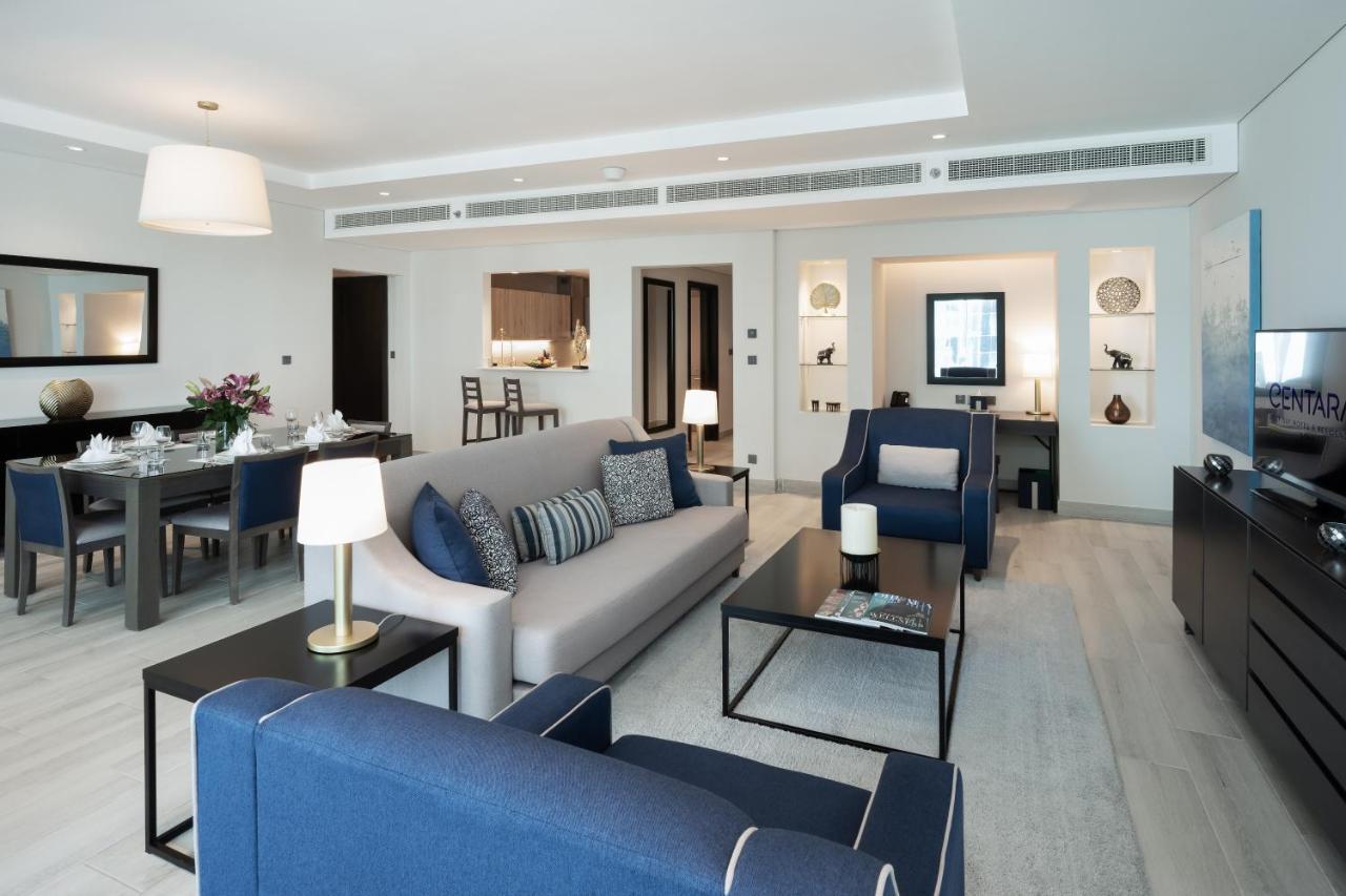 Centara West Bay Hotel & Residences Доха Екстериор снимка A suite at the hotel
