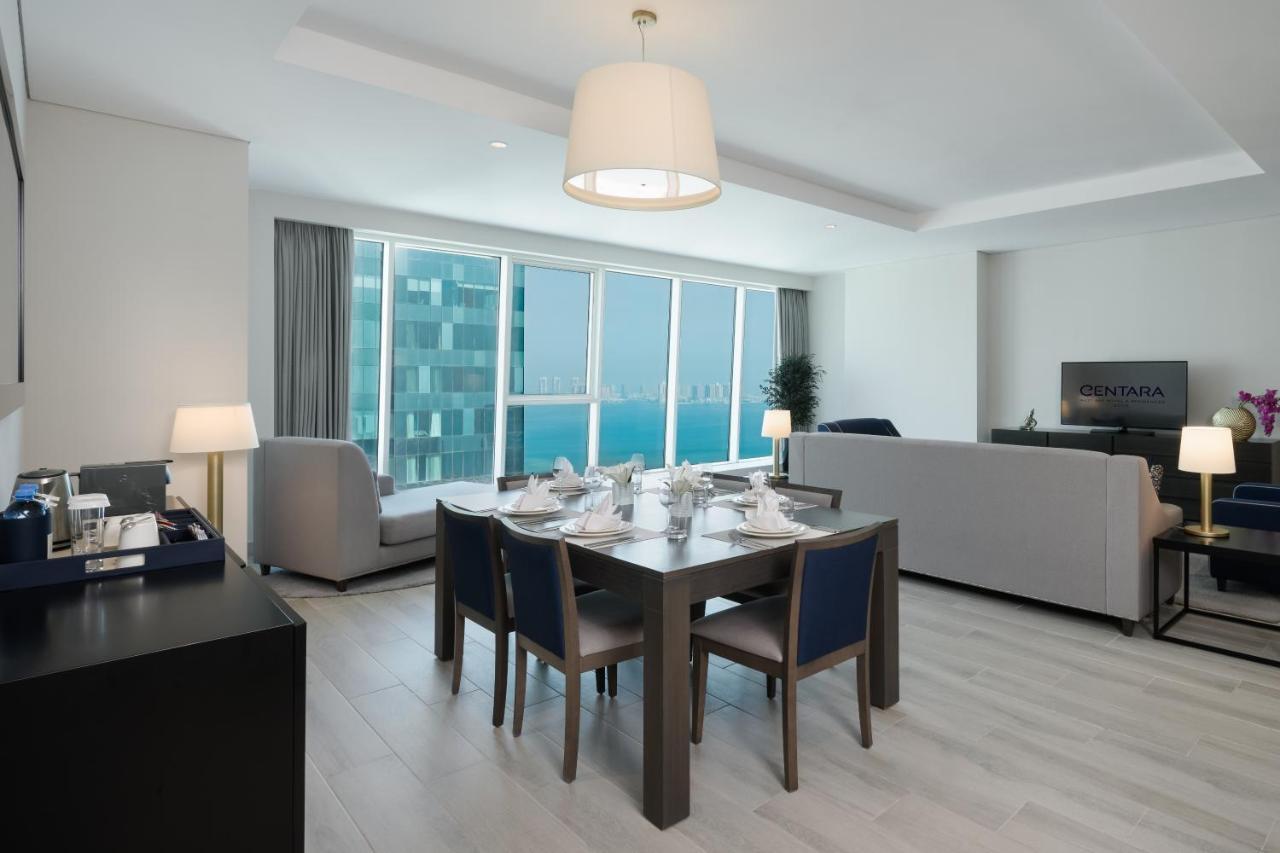 Centara West Bay Hotel & Residences Доха Екстериор снимка