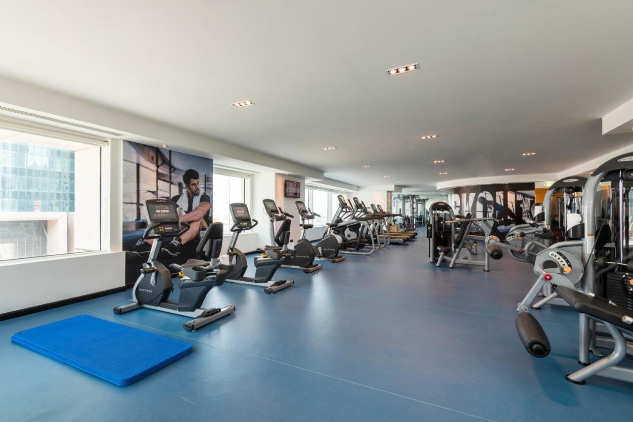 Centara West Bay Hotel & Residences Доха Екстериор снимка The gym at the hotel